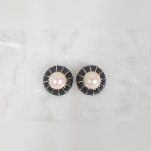 Vintage‎ Donald Stannard Faux Pearl/ Black Enamel Clip On Earrings